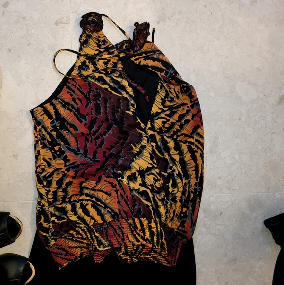 Top - Picture 3 of 3